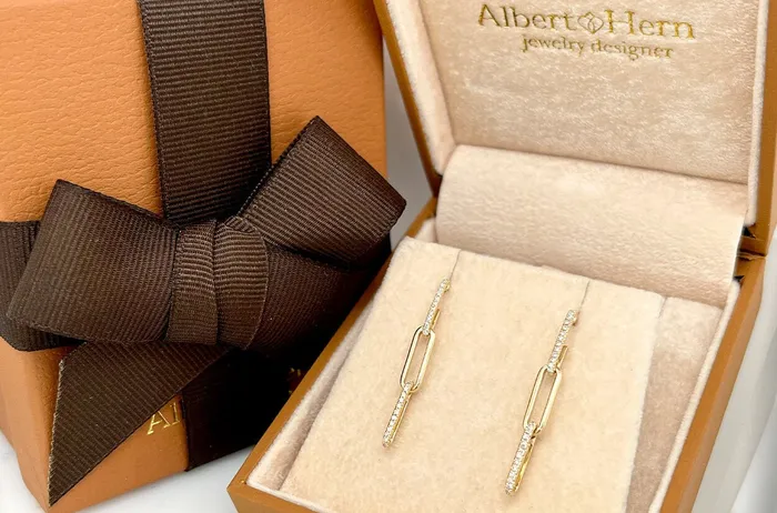 Earrings Albert Hern Earrings 14kt Yellow Gold Dangling Links Diamonds Earrings Albert Hern Earrings 14kt Yellow Gold Dangling Links Diamonds