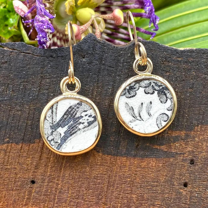 Earrings Intaglio Vintage 14k Gold Earrings Crucian Gold