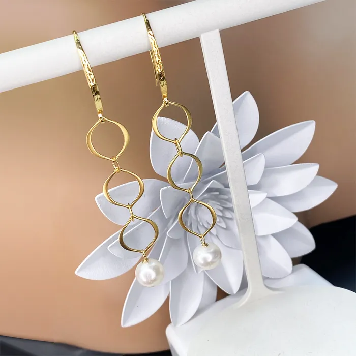 Necklaces Floral Collection Freshwater Pearl and 18k Vermeil Elisa Ilana