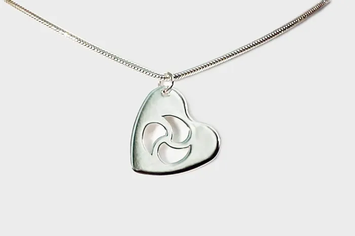 Discreet BDSM Jewelry Necklace Heart Sterling Silver BDSM Emblem Triskelion EROS MOON Necklaces Discreet BDSM Jewelry Necklace Heart Sterling Silver BDSM Emblem Triskelion EROS MOON Necklaces