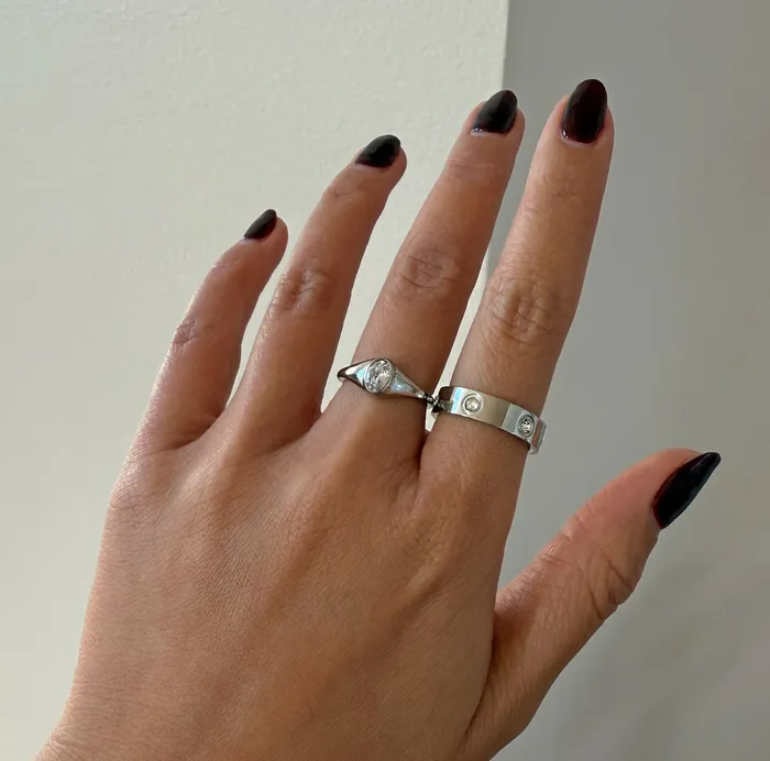 JEANIE SILVER OVAL SIGNET RING Mai Dsire Rings