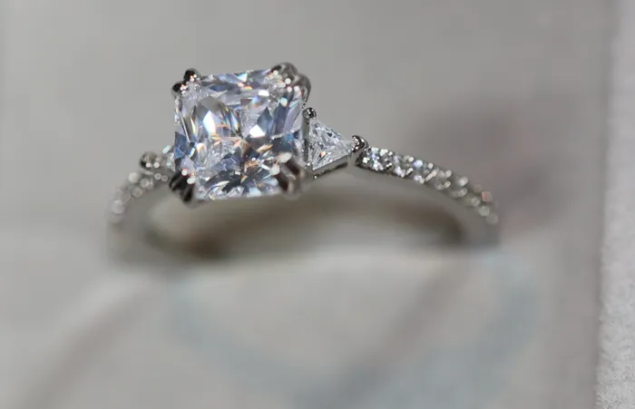 Lab Diamonds London Rings Womens Princess Cut Engagement Ring Engagement Ring