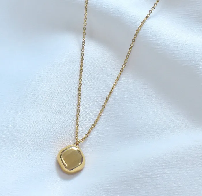 Necklaces DESIREE PERIDOT BIRTHSTONE PENDANT AUGUST SAMPLE Mai Dsire