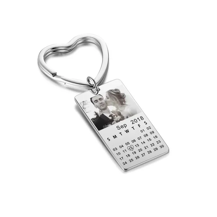 Personalized Stainless Steel Key Chains for Lovers with Custom Photo Date Best Fashion Anniversary Jewelry Gift Personalized Jewel Necklaces Personalized Stainless Steel Key Chains for Lovers with Custom Photo Date Best Fashion Anniversary Jewelry Gift Personalized Jewel Necklaces