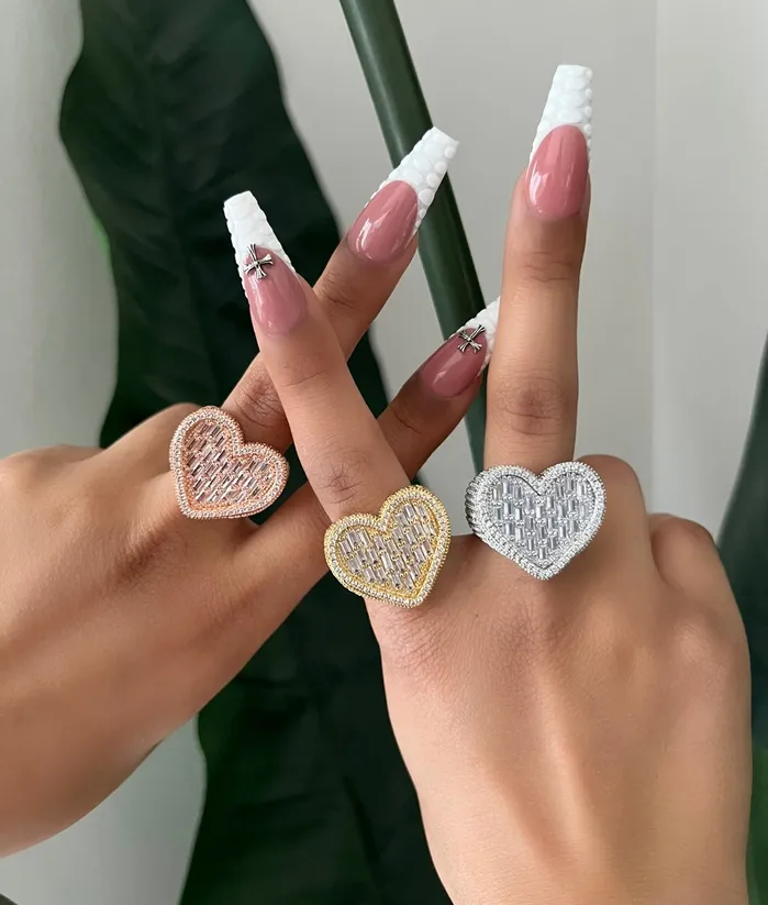 Rings CharmBox Baguette Heart Ring