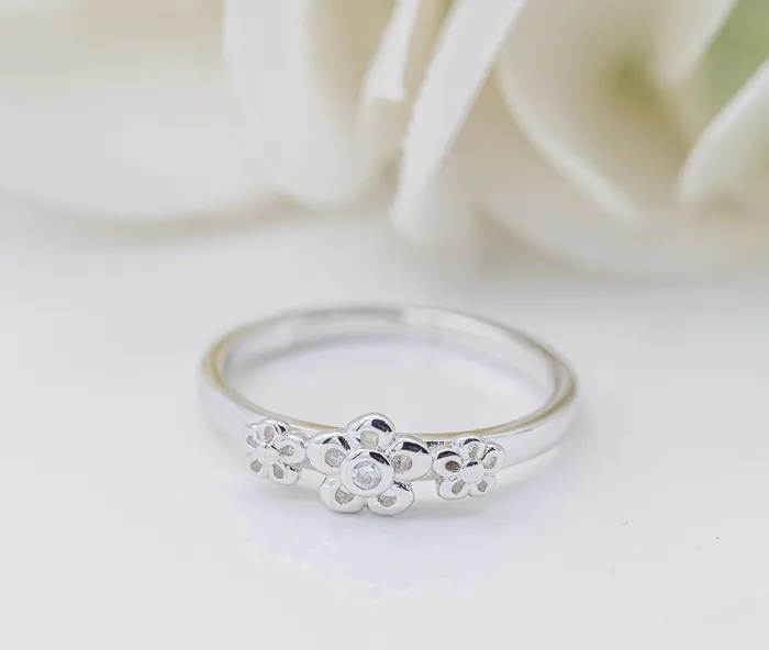 Rings Cherished Moments Sterling Silver Baby Ring with Daisy Flowers for Girls