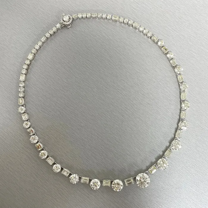 Beauvince Necklaces Queen Solitaire Necklace 3805 ct Diamonds in White Gold