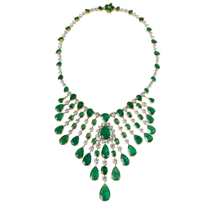 Earrings Beauvince Nritya Emerald Diamond Necklace Earrings Suite 17954 ct Gemstones in Gold Earrings Beauvince Nritya Emerald Diamond Necklace Earrings Suite 17954 ct Gemstones in Gold