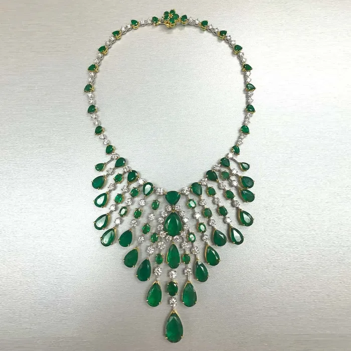 Earrings Beauvince Nritya Emerald Diamond Necklace Earrings Suite 17954 ct Gemstones in Gold