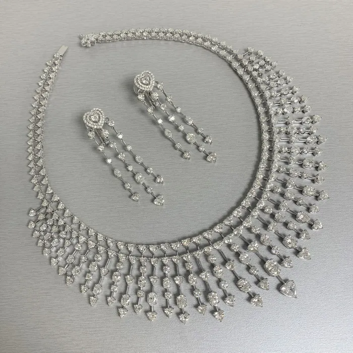 Necklaces Beauvince Hearts Collar Necklace 5125 ct Diamonds in White Gold
