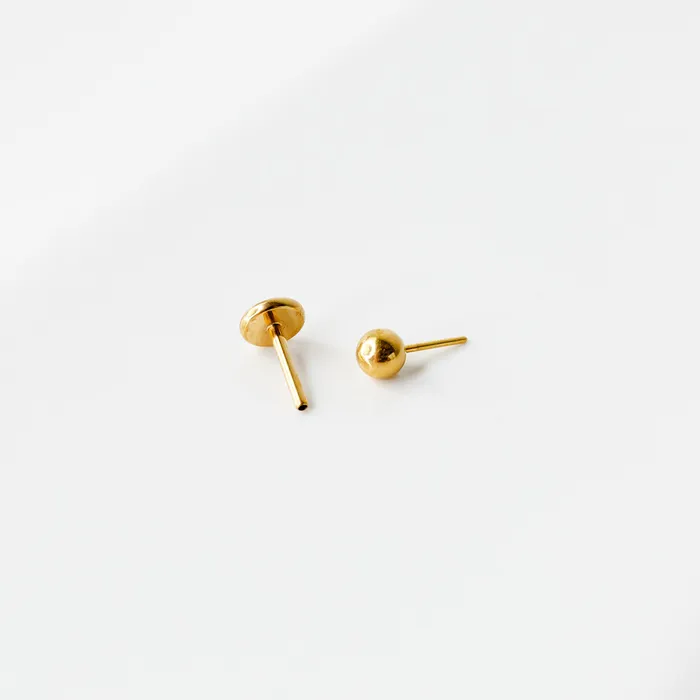Smooth Sphere Titanium Flat Back Nose Stud Grayling Earrings