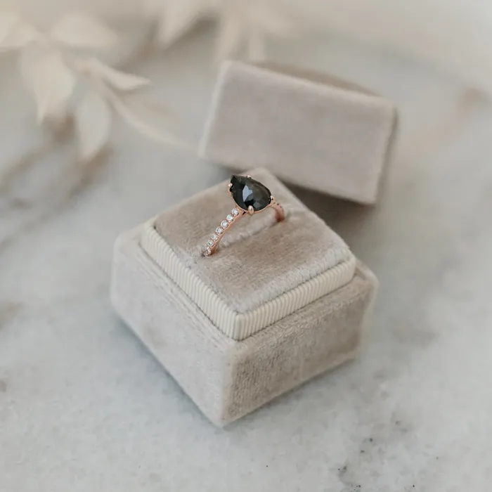 The Calisto 14k White Size 8 Stone CLR23 Sand Dune Ring Box Custom Engraving 0 VENVS Rings The Calisto 14k White Size 8 Stone CLR23 Sand Dune Ring Box Custom Engraving 0 VENVS Rings