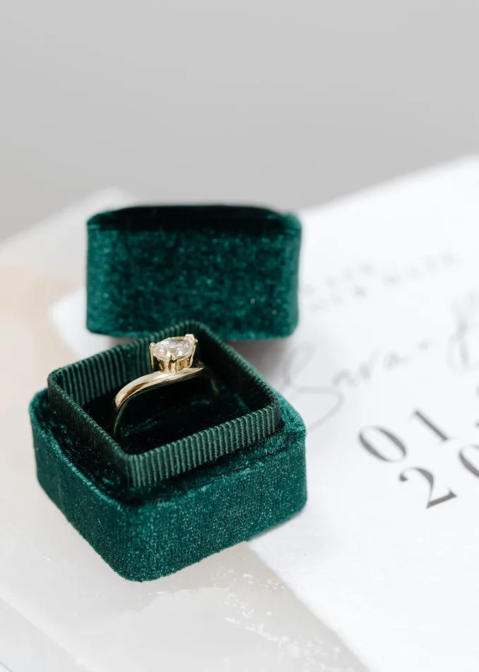 The Leda 14k Yellow Size 6 Stone MOS286 Green Ring Box Custom Engraving 0 VENVS Rings The Leda 14k Yellow Size 6 Stone MOS286 Green Ring Box Custom Engraving 0 VENVS Rings