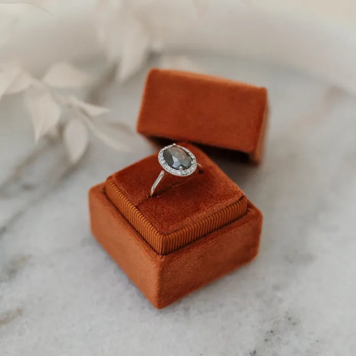 The Wolfe 14k Yellow Size 8 Stone MQ13 Antelope Ring Box Custom Engraving 0 VENVS Rings The Wolfe 14k Yellow Size 8 Stone MQ13 Antelope Ring Box Custom Engraving 0 VENVS Rings
