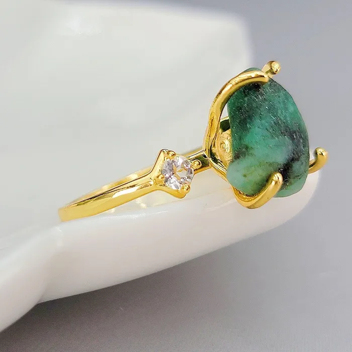 Uniquelan Jewelry Rings Raw Emerald Stone Ring Uniquelan Jewelry Rings Raw Emerald Stone Ring