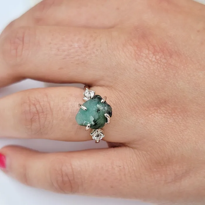 Uniquelan Jewelry Rings Raw Emerald Stone Ring Uniquelan Jewelry Rings Raw Emerald Stone Ring